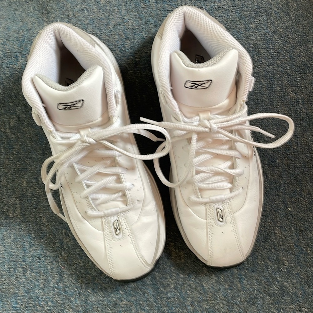 Men’s size 7 high top basketball shoes